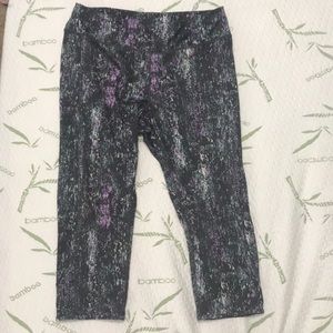 Tek Gear Capri Workout Leggings